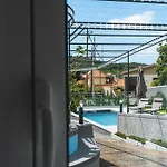 Luxury Retreat In Ferienhaus *