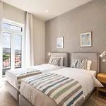 Luxury Retreat In Ferienhaus Câmara de Lobos